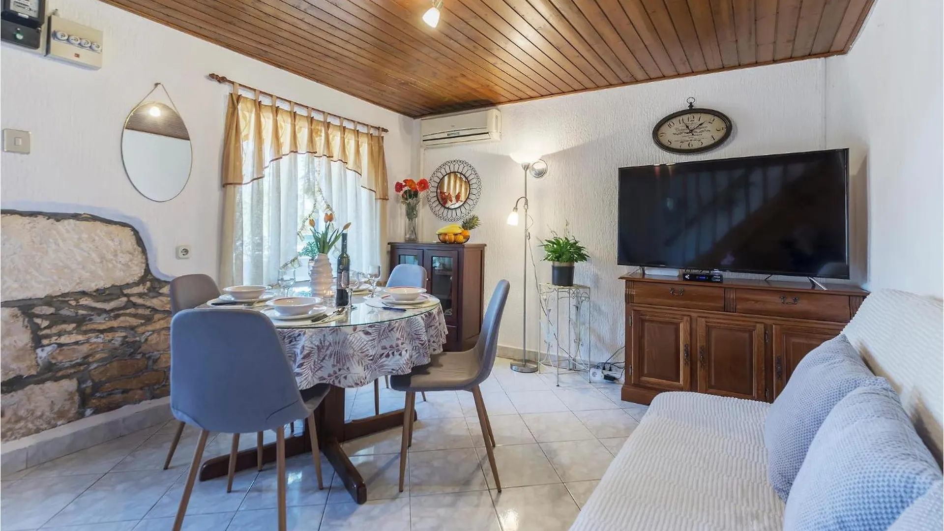 2 Bedroom Stunning Home In Pula 0*, Pinezici (Istria)