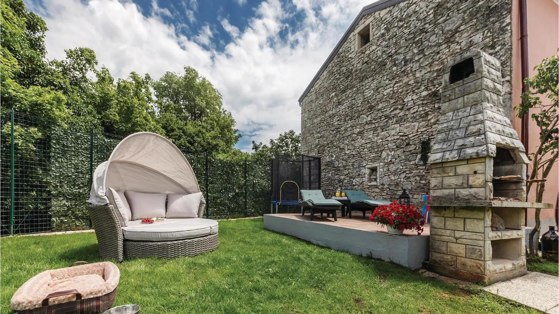 Feriehus 2 Bedroom Stunning Home In Pula Pinezici