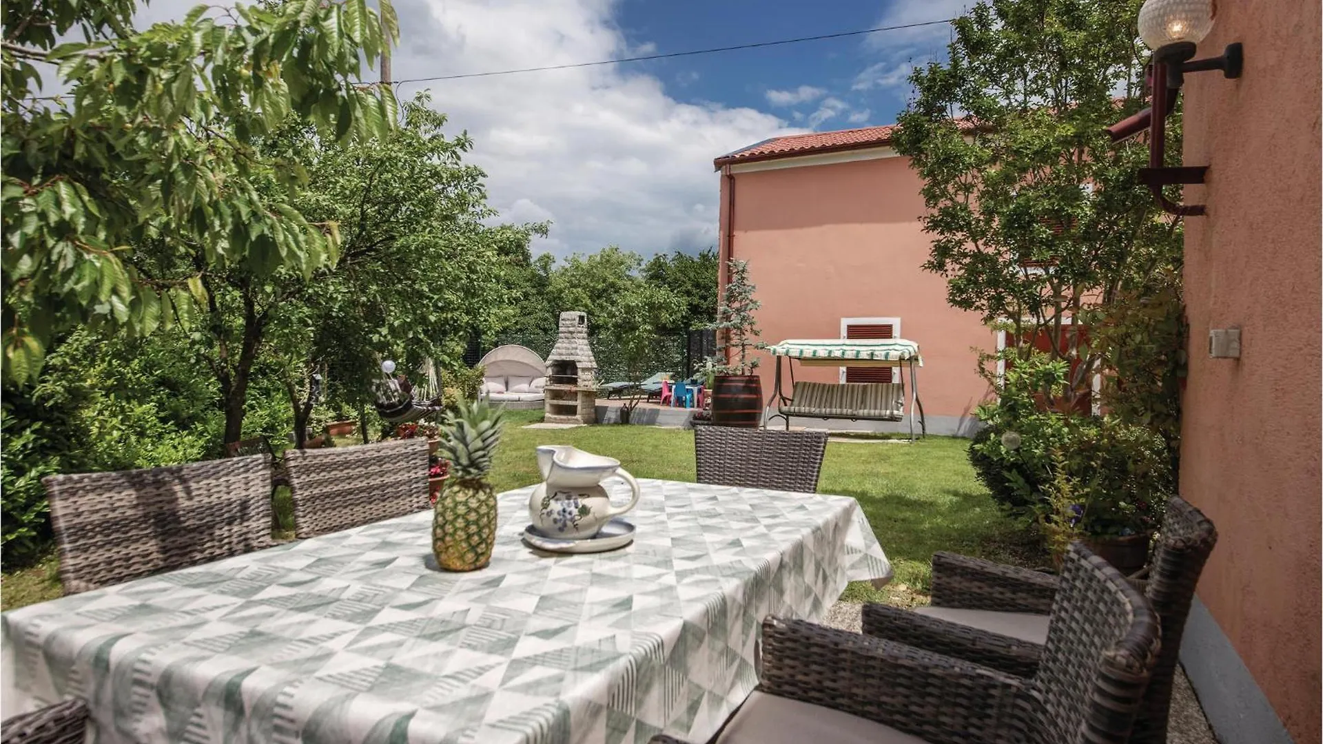 2 Bedroom Stunning Home In Pula Pinezici (Istria)